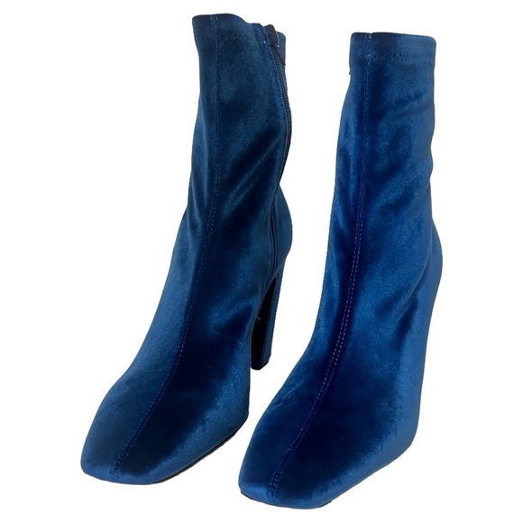 NWOB $100 Steve Madden Vinka Blue Velvet Heeled Boots - Picture 5 of 10